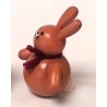 Hase gerade stehend braun mit rotem Schal Egermann 606 natur