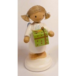 Werkstätten Flade Flachshaarengel mit Weihnachtspäckchen Flade 6151