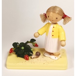 Werkstätten Flade Flachshaarkinder Mädchen mit Weinbergschnecke Flade 5275