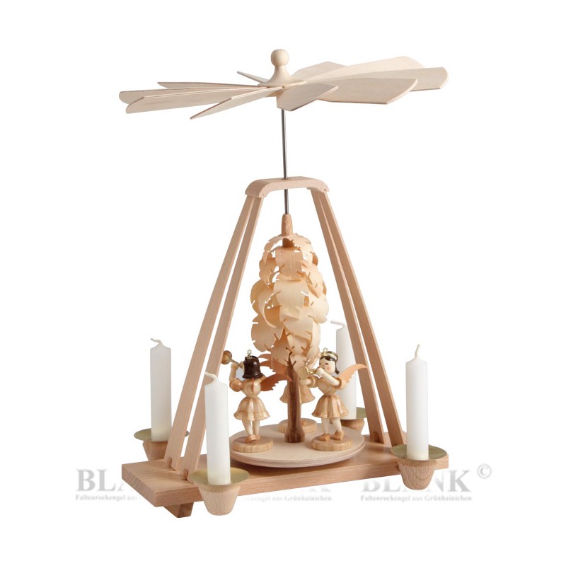 Tischpyramide mit Spanbaum und Engeln