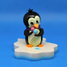 Pinguin auf Eisscholle - "Eismatsch"